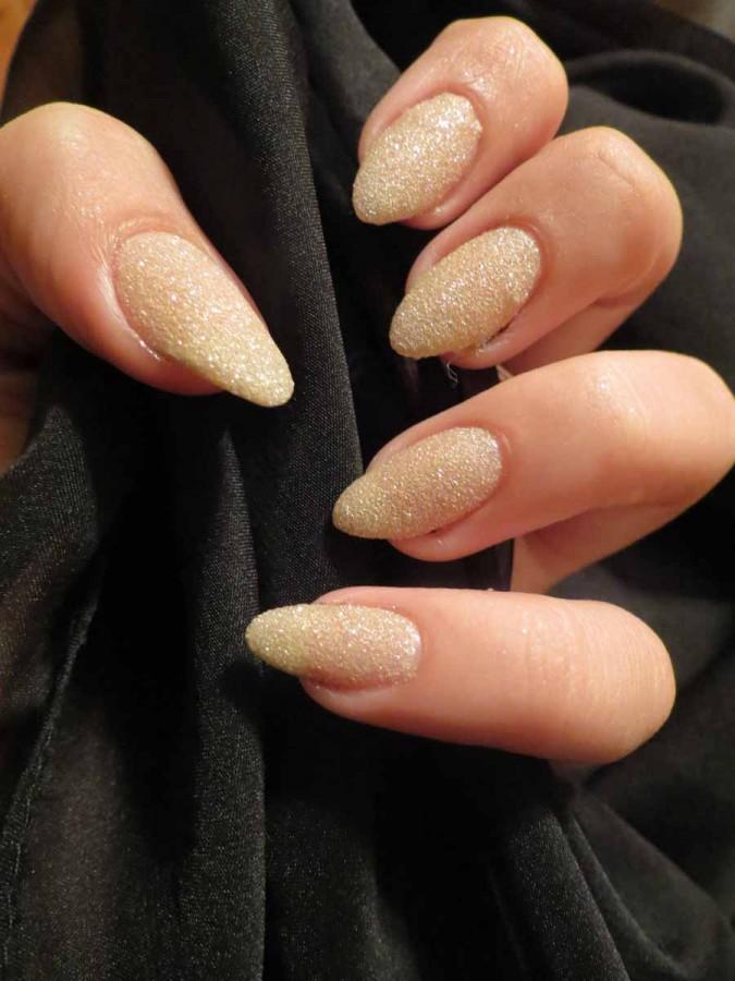 Trend alert: stiletto nails claw their way to top