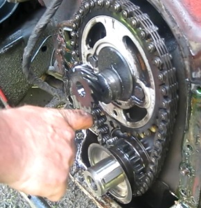 Tony pointing out the slack in the timing chain.