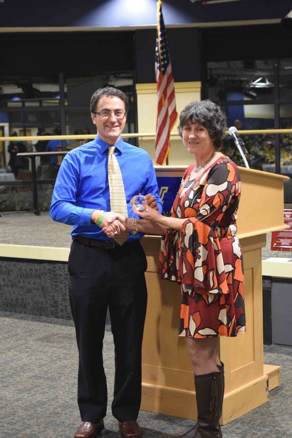 Last Wednesday, Wilkes University held a celebration to honor Heights-Murray Elementary School teacher Kevin Sickle as 2016 Educator of the Year. 
