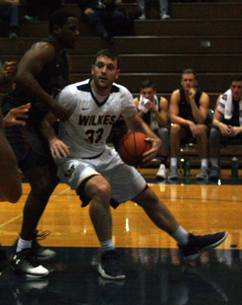 MBB: Offense explodes as Colonels rout Monarchs 101-72