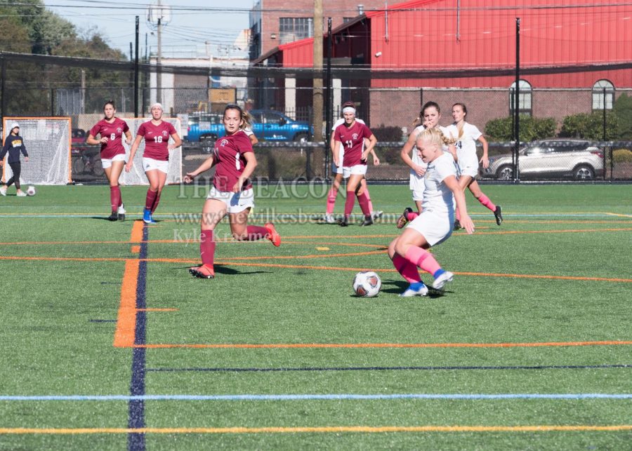 Freshman midfielder Hannah Hart put home a chip shot to claim the 2-1 Colonel lead in the 31st-minute of play.