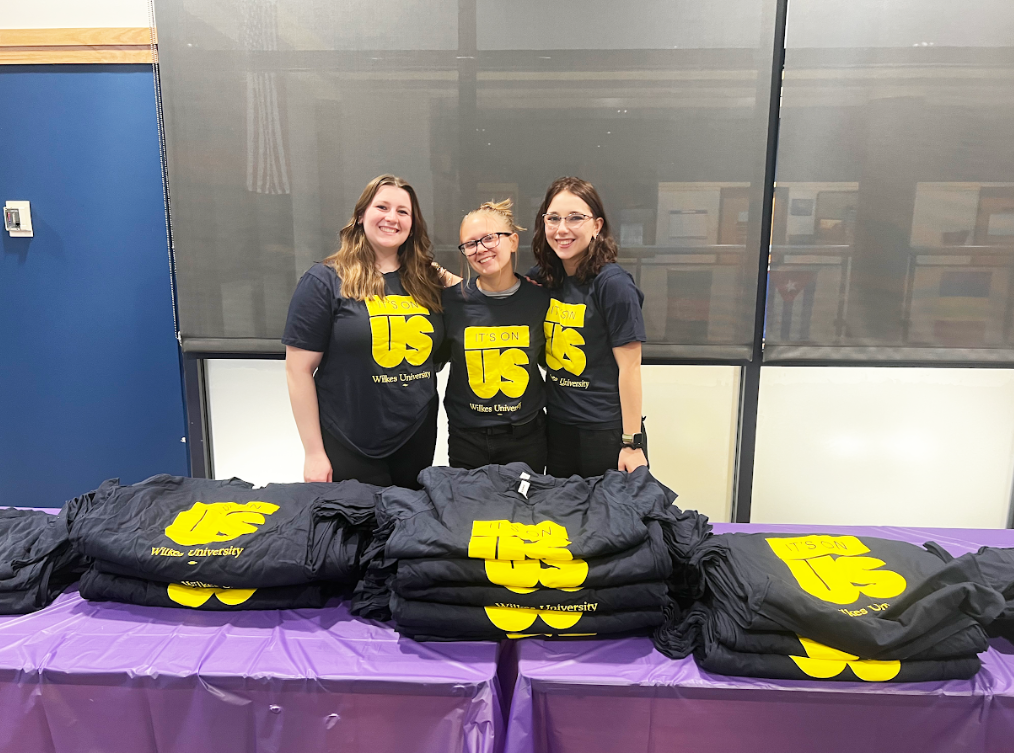 From left to right: Emily Roberts, junior criminology and sociology major, Reagan Metz, junior criminology and sociology majors and Alyssa Denini, junior criminology and psychology major.