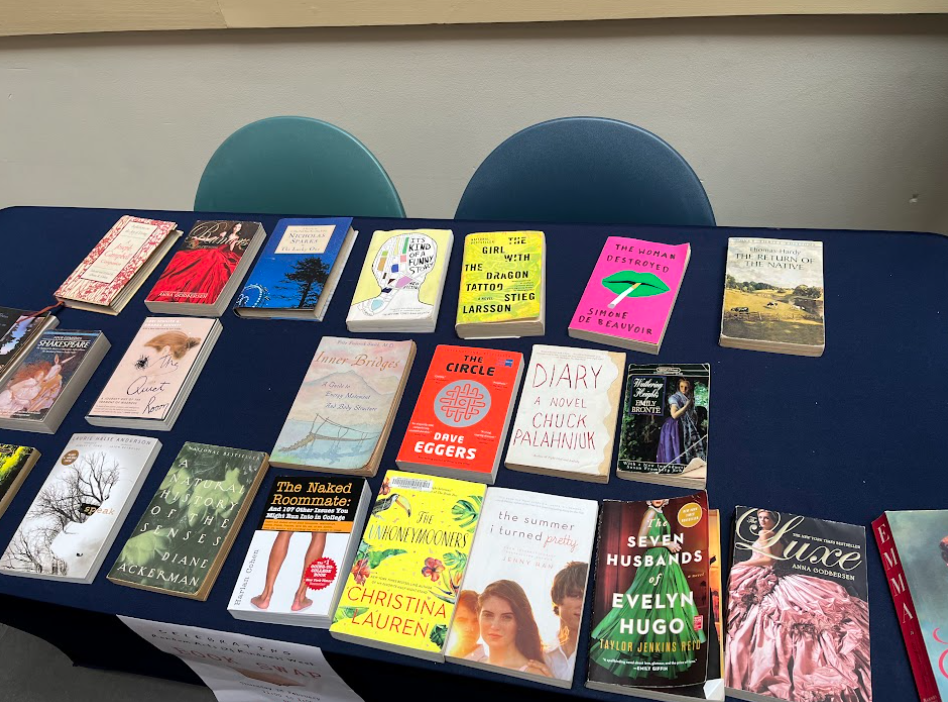 Drop-off boxes were placed around the Henry Student Center for students to drop off their old books. Students were encouraged to pick up a new read for 2023.