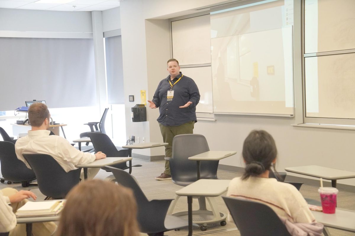 Andrew Seaman addresses
students by talking to them about general business practices and ways to improve their online presence.