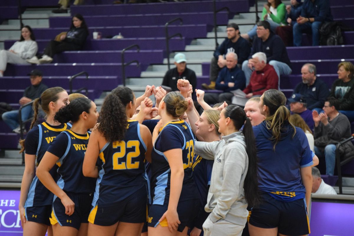The Colonels huddle during a game at Scranton.