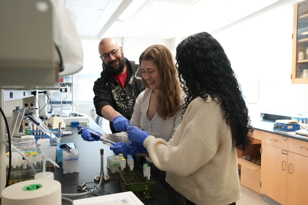Biology professor and students publish E. Coli research